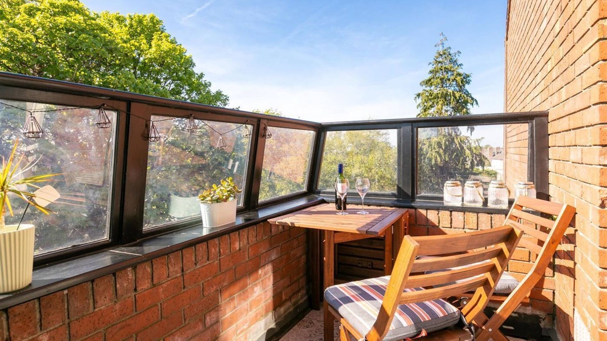 Rathfarnham Apartment | Luxurious 2-Bed Apartment - Jun-Aug Weekly Rate