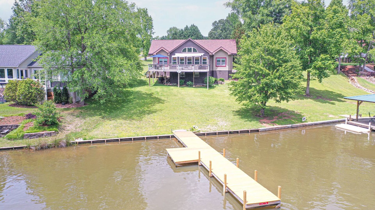 Waterloo House | Luxurious Lake Front Home with Kayaks, SUPs, Dock