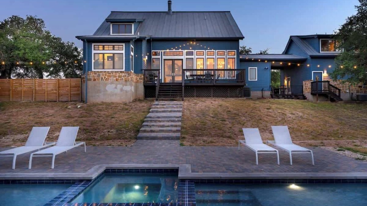 Dripping Springs House | Luxurious Lake Park House: Sleeps 25, Pool, Hot-tub, Firepit and Game Room!