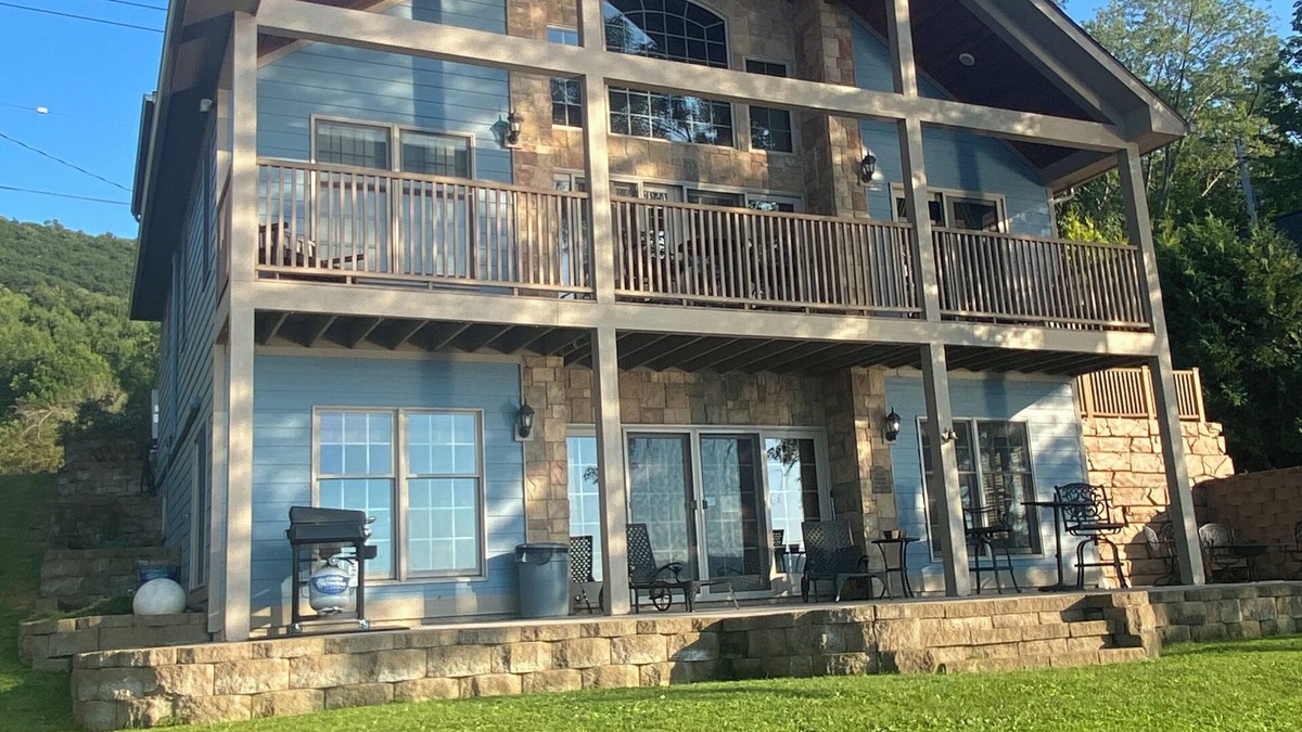 Richfield Springs House | Luxurious Lakefront Living With Amenities close to Cooperstown