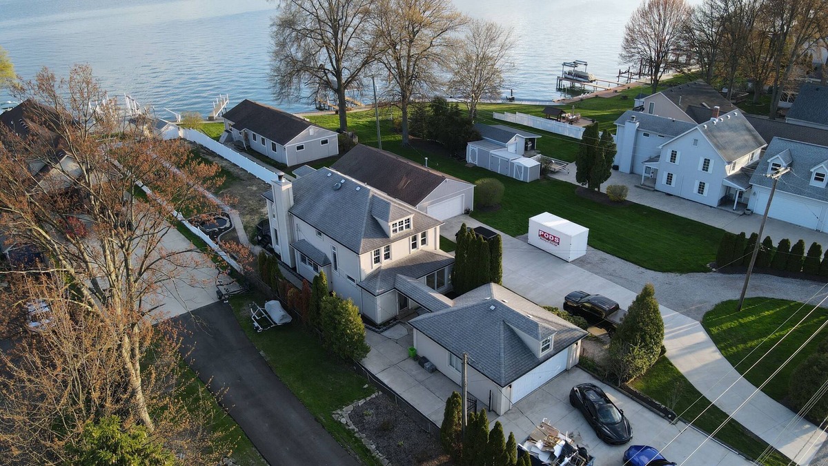 Anchorville House | Luxurious Lakefront Retreat