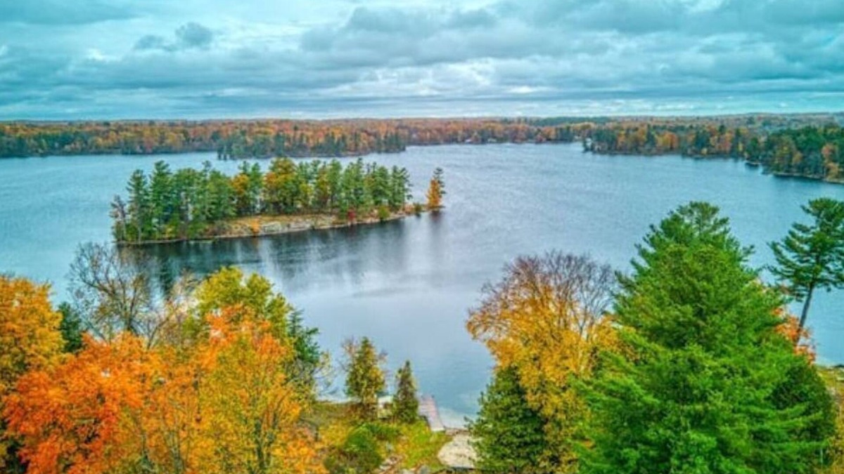 Frontenac Cabin | Luxurious Lakefront Cottage
