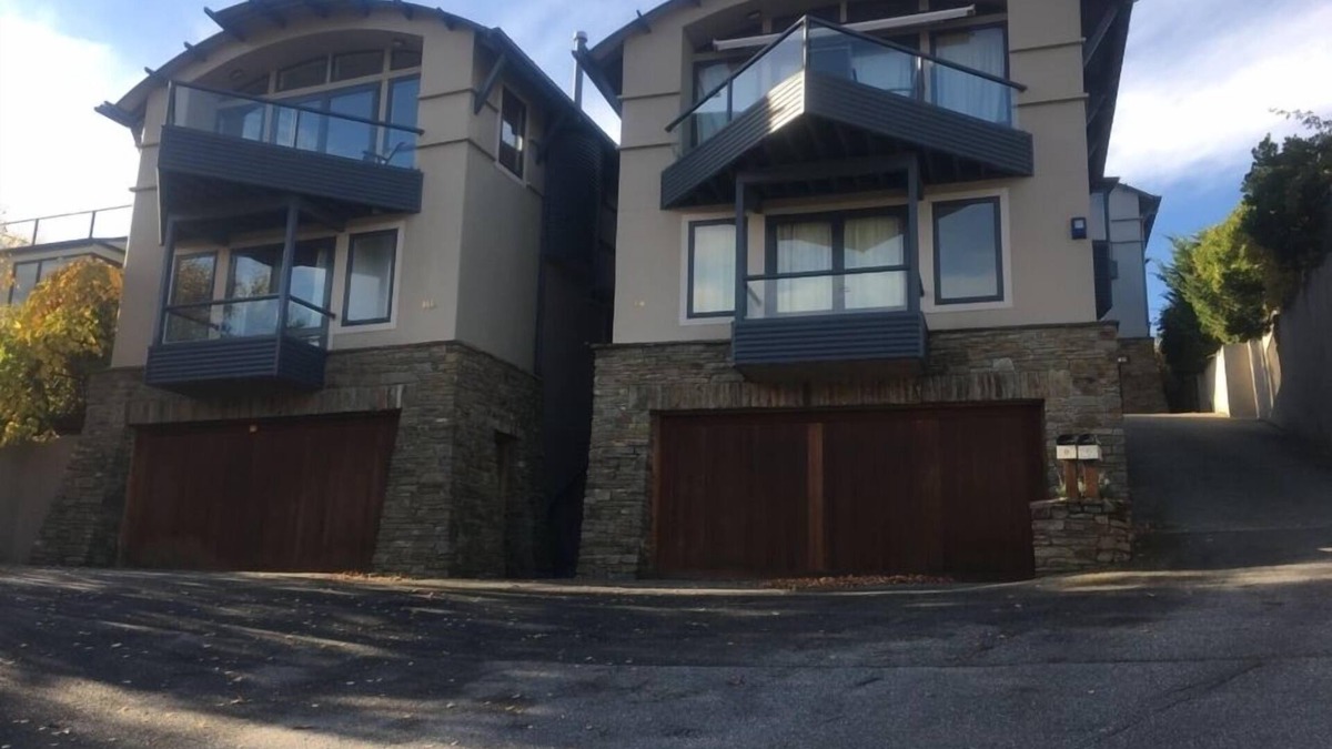 Wanaka Apartment | Luxurious Lakeside Apartment