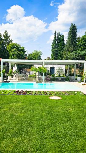 Obersendling Apartment | Luxurious large home with Pool, Garden, Koi Pond
