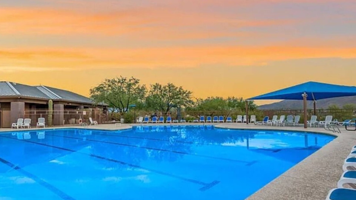 Civano House | LUXURIOUS Like-New Home in Tuscon AZ