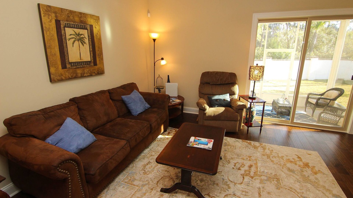Epworth Acres House | Luxurious living close to everything!