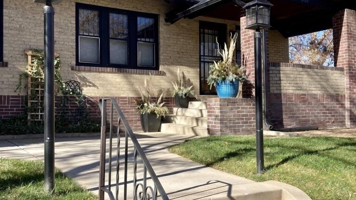 Congress Park House | Luxurious living at the newly renovated private Monroe Bungalow, Central Denver,