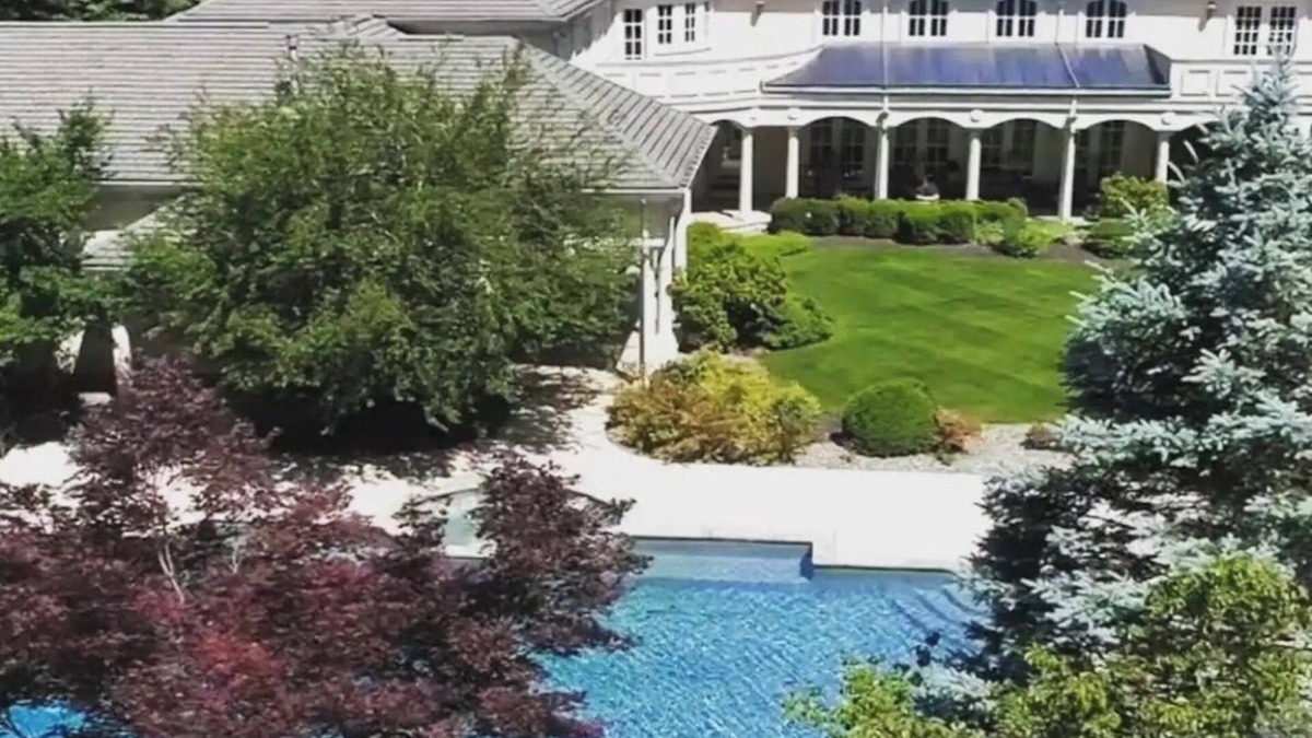 Martinsville House | Luxurious Mansion Country Retreat- 45 mins to NYC