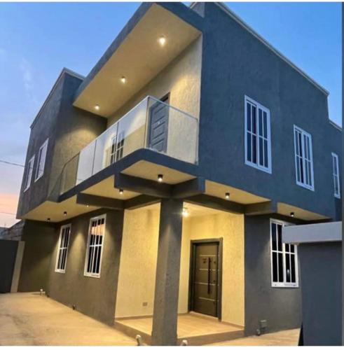 Madina House | Luxurious Modern 2 bedroom house at Lakeside