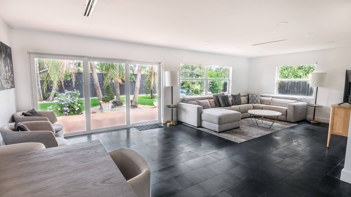 Palm Springs House | Luxurious modern home w/private tropical backyard close to beach and downtown!
