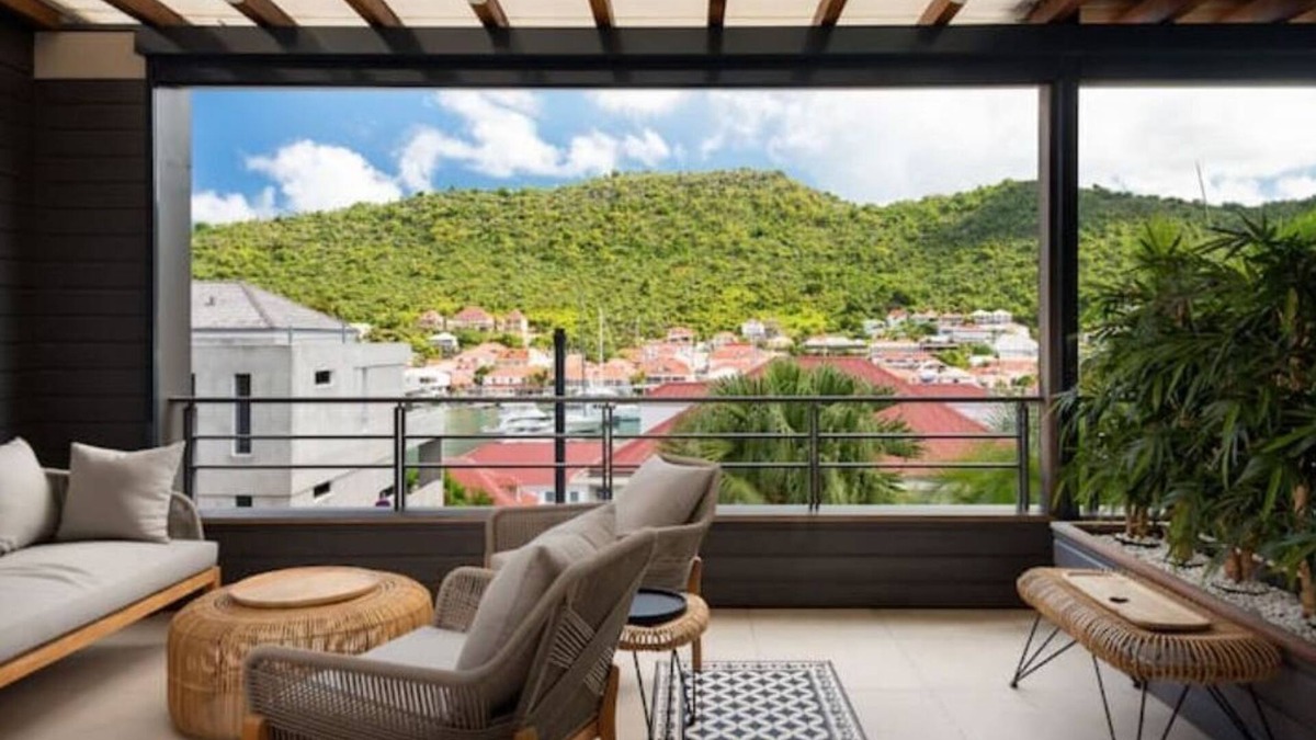 Lurin Apartment | Luxurious modern space boasting stunning views