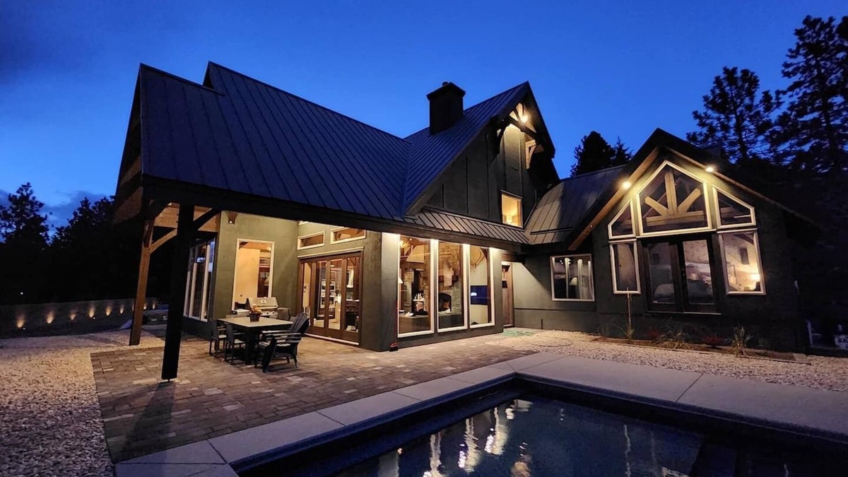 Okanagan-Similkameen House | Luxurious mountain estate, private heated pool, theatre room, 3 acres of privacy