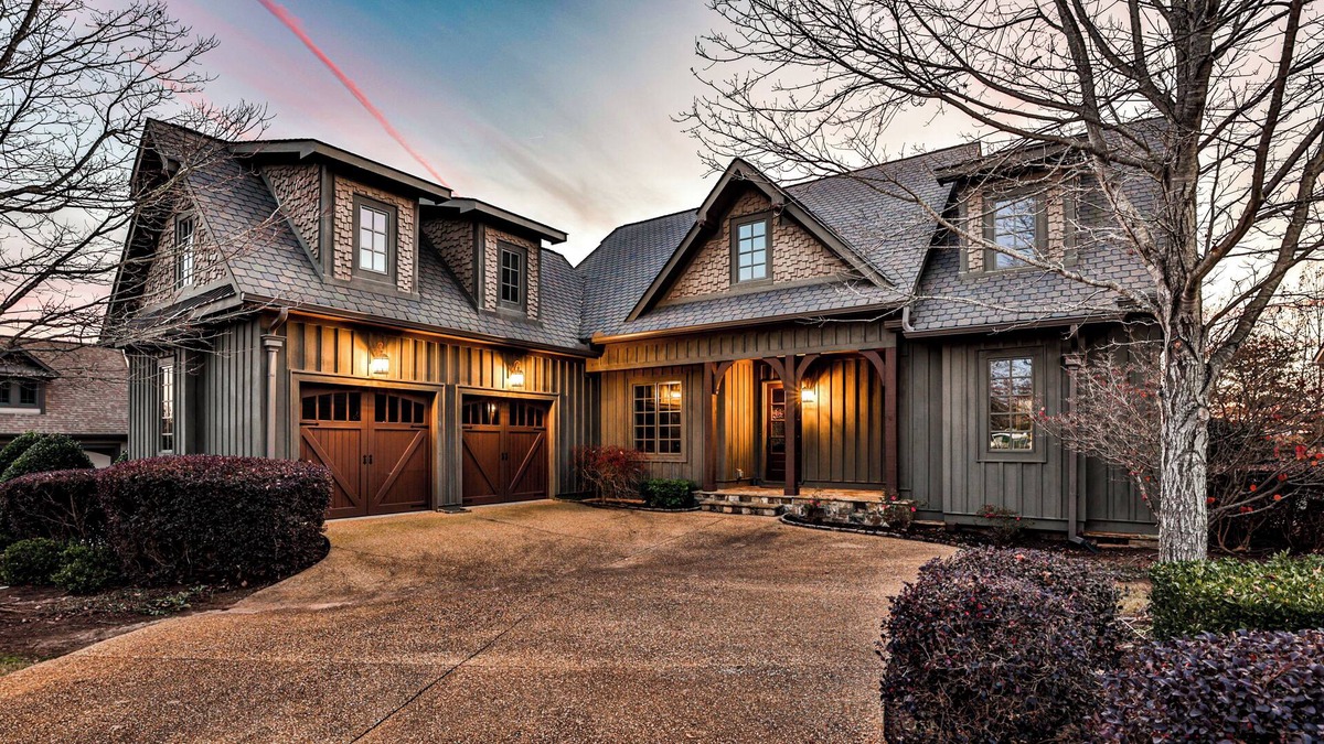 Toccoa House | Luxurious Mountain Getaway: Sleeps 15 in Currahee Club