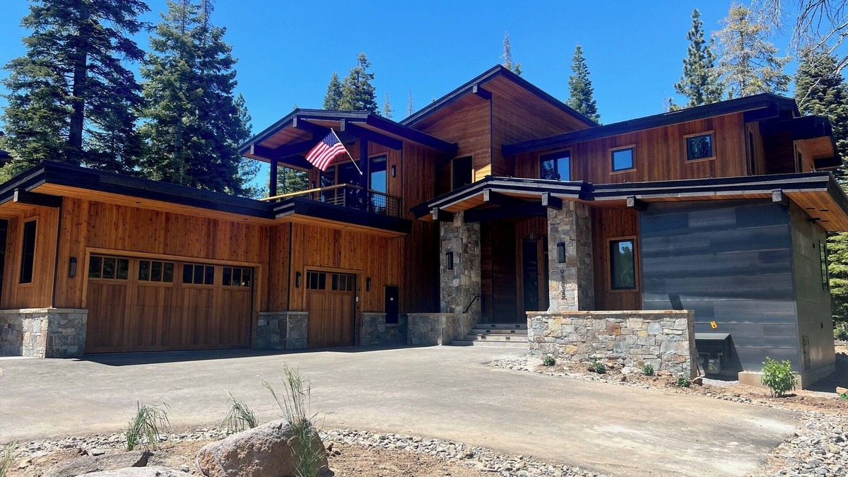 Ponderosa Palisades House | Luxurious Mountain Retreat in Schaffer’s Mill, Truckee