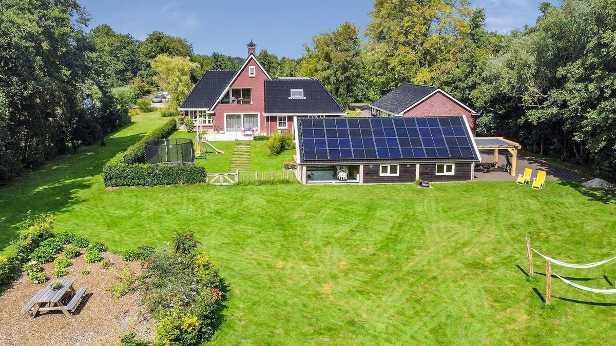 Triemen House | Luxurious Nature Stay in Friesland With Jacuzzi