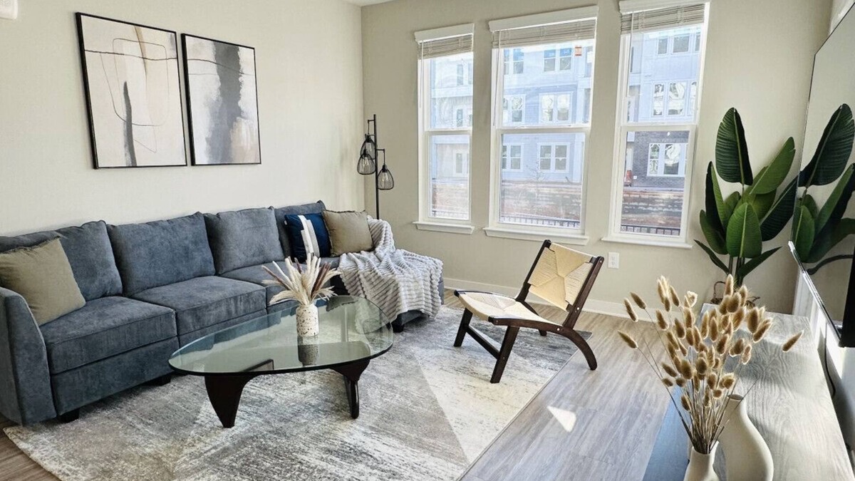 Athens Apartment | Luxurious, New Apt | Pool | Long Stays