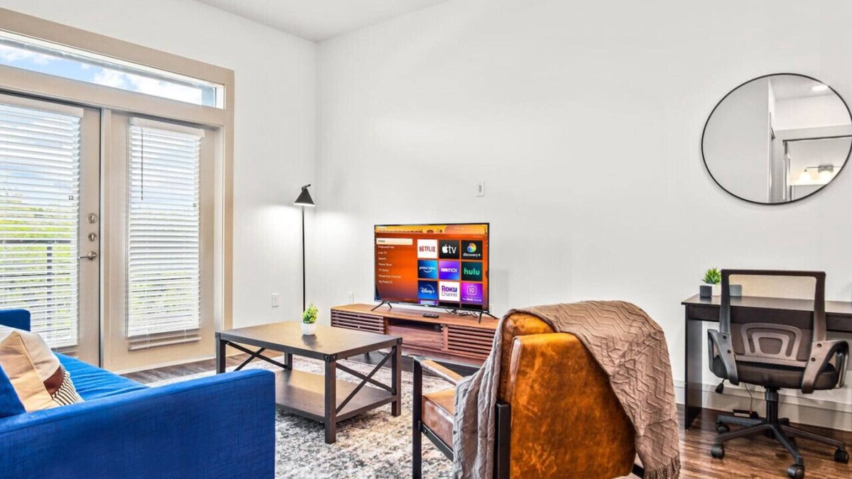 West Oak Hill Apartment | Luxurious New Unit|1Bd1Ba|Pool Golf Sim
