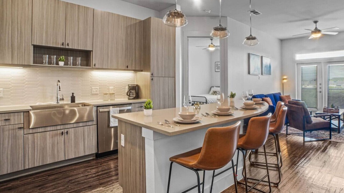 West Oak Hill Apartment | Luxurious New Unit|2Bd2Ba|Pool, Golf Sim