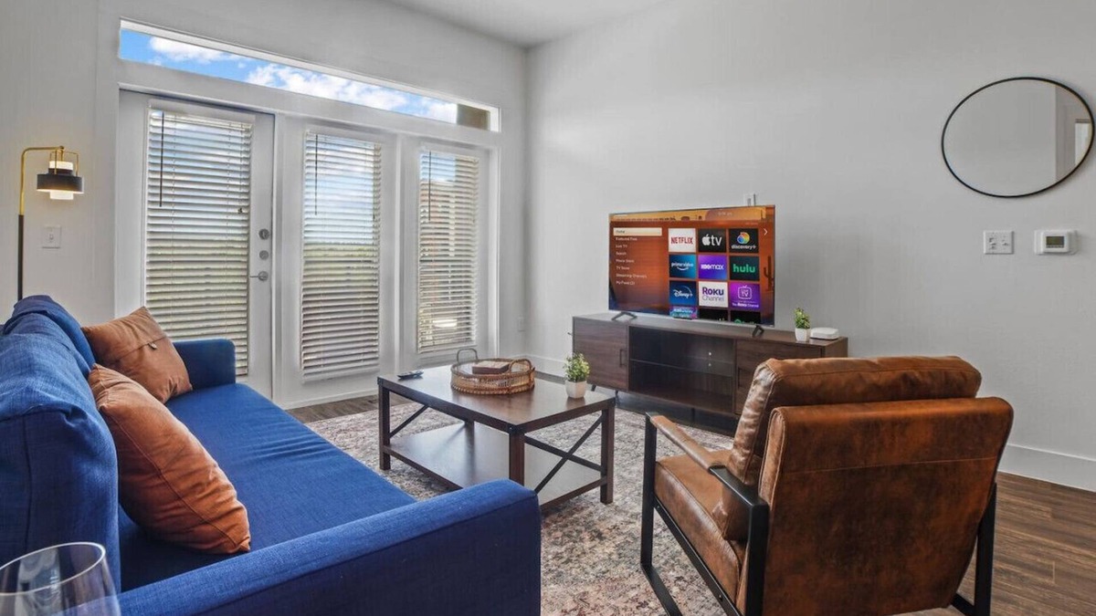 West Oak Hill Apartment | Luxurious New Unit|2Bd2Ba|Pool, Golf Sim