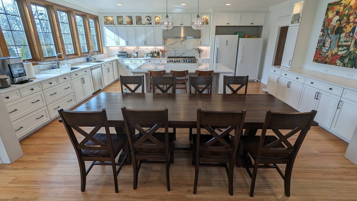 Renton House | Luxurious newly constructed estate nestled in the quiet Talbot Hill neighborhood