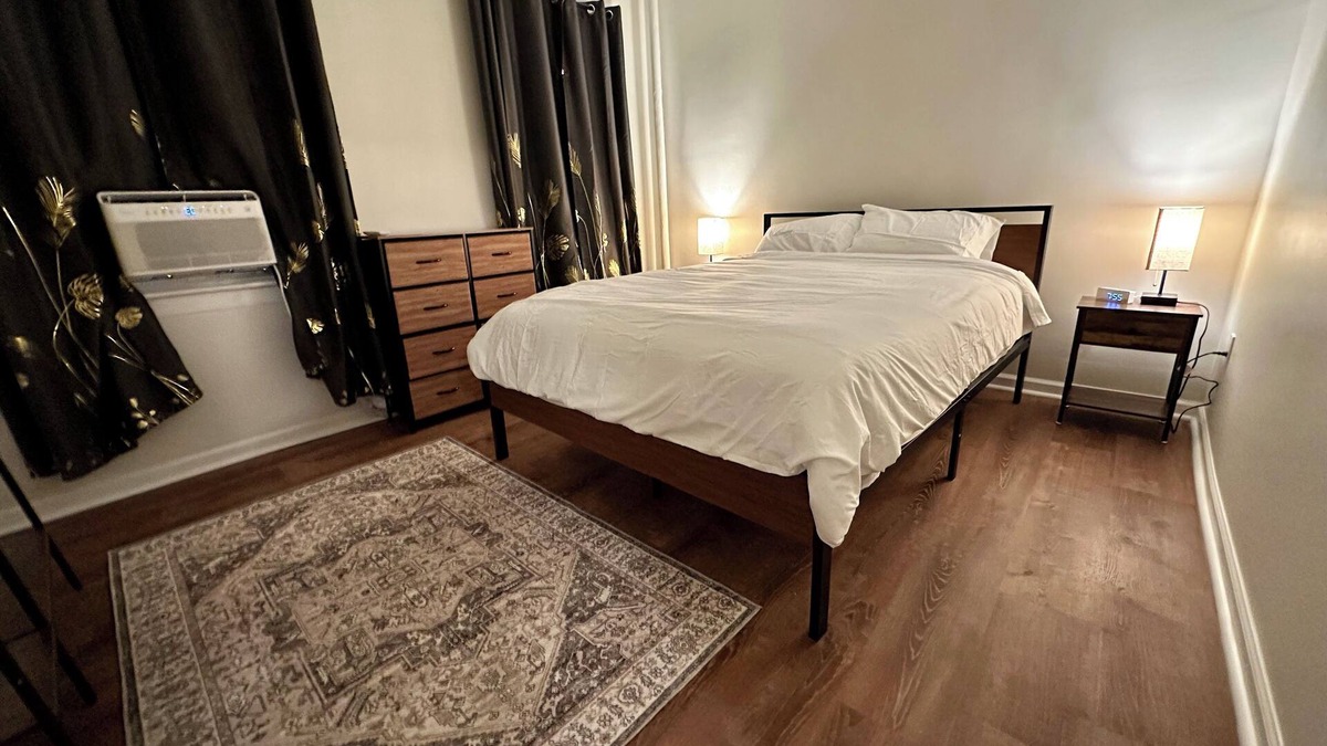 Belleville Apartment | Luxurious Newly-Renovated, Near Hospitals & Short trip to NYC. Pets Welcome!