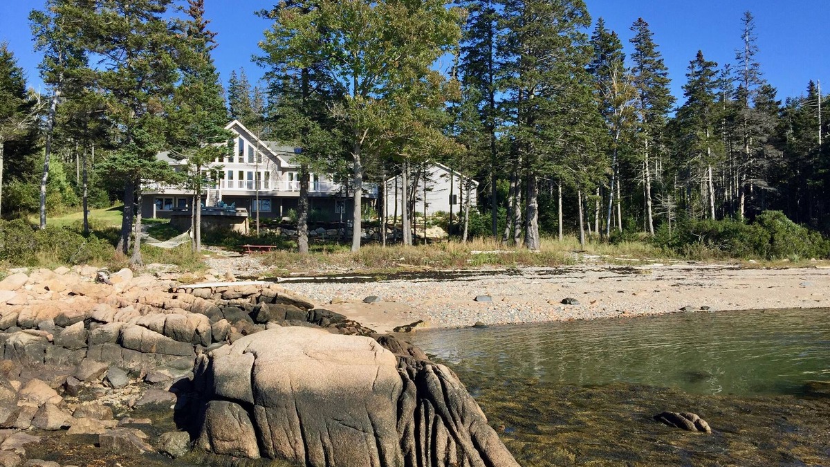 Deer Isle House | LUXURIOUS OCEANFRONT & PRIVATE BEACH