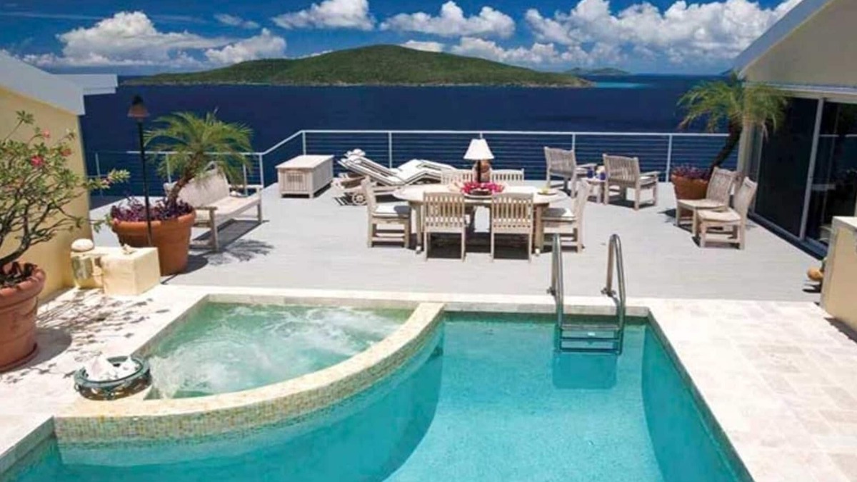 Peterborg Villa | Luxurious Oceanfront Villa situated on 1 private acre with Dramatic Ocean Views