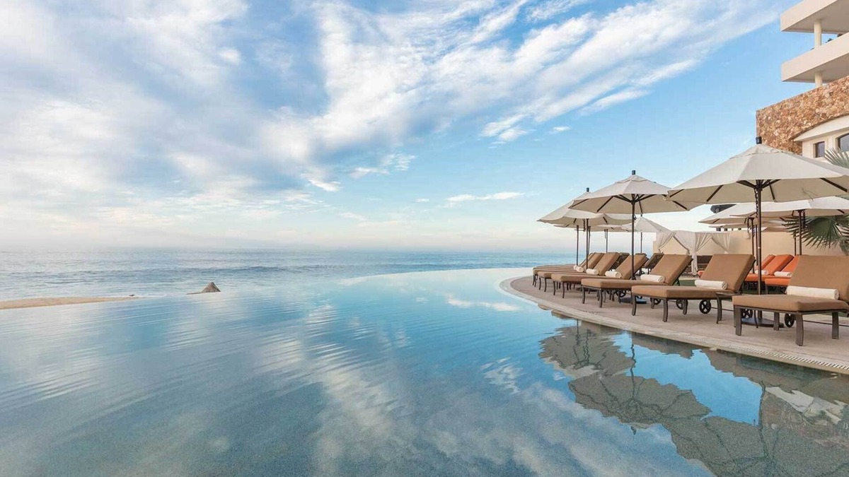 Marina Condo | Luxurious Oceanside Deluxe Master Suite at Grand Solmar Land's End