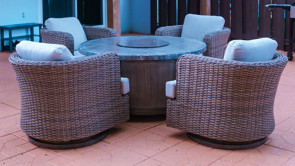 Lake Ridge Apartment | Luxurious Open Concept Space With Amazing Patio