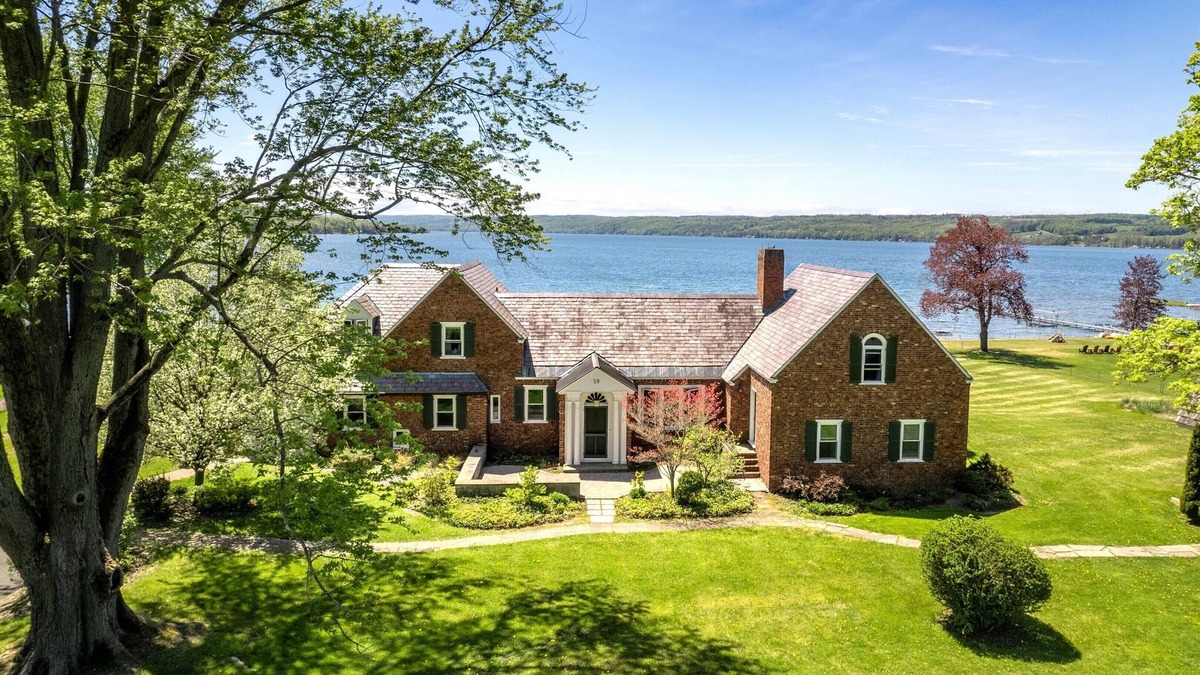 Town of Owasco House | Luxurious Owasco Lakefront Home with Level Lakeshore Beachfront 200 Feet +-