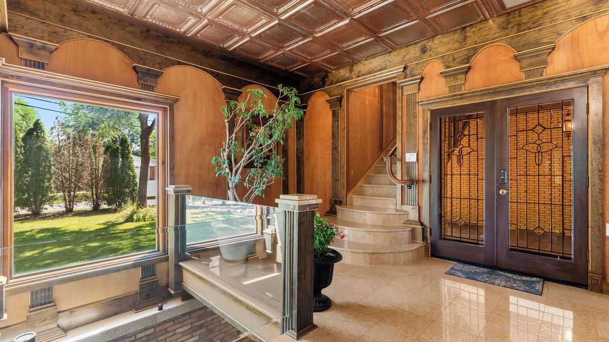 Grosse Ile House | Luxurious Private Pool & Hot Tub!