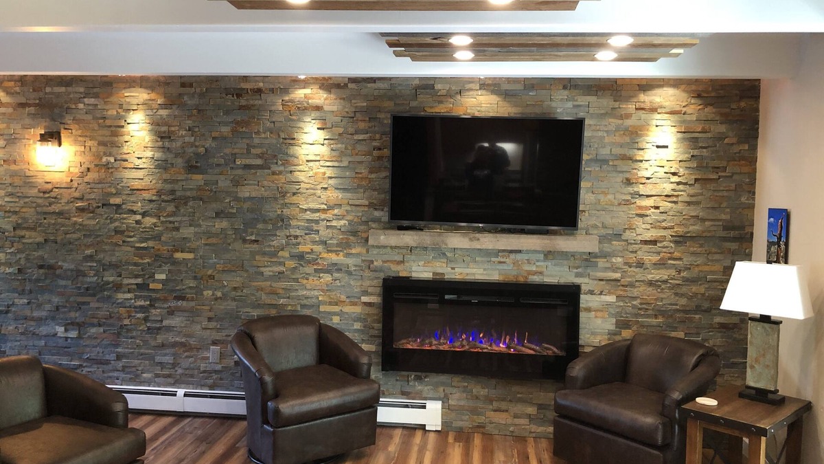 Frisco Condo | Luxurious, peaceful, family and dog friendly condo right on Ten Mile Creek!