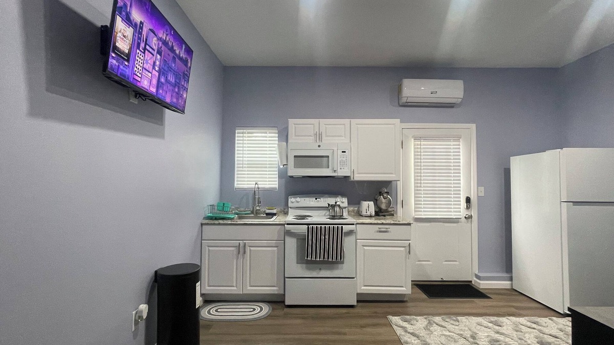 Bohemia Apartment | Luxurious, pristine apartment near country club, perfect for a splendid getaway!