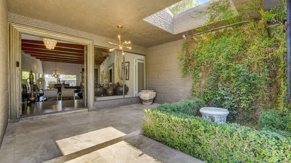 Scotch Eighty House | LUXURIOUS PRIVATE ESTATE PRIME LOCATION, L ,T, R