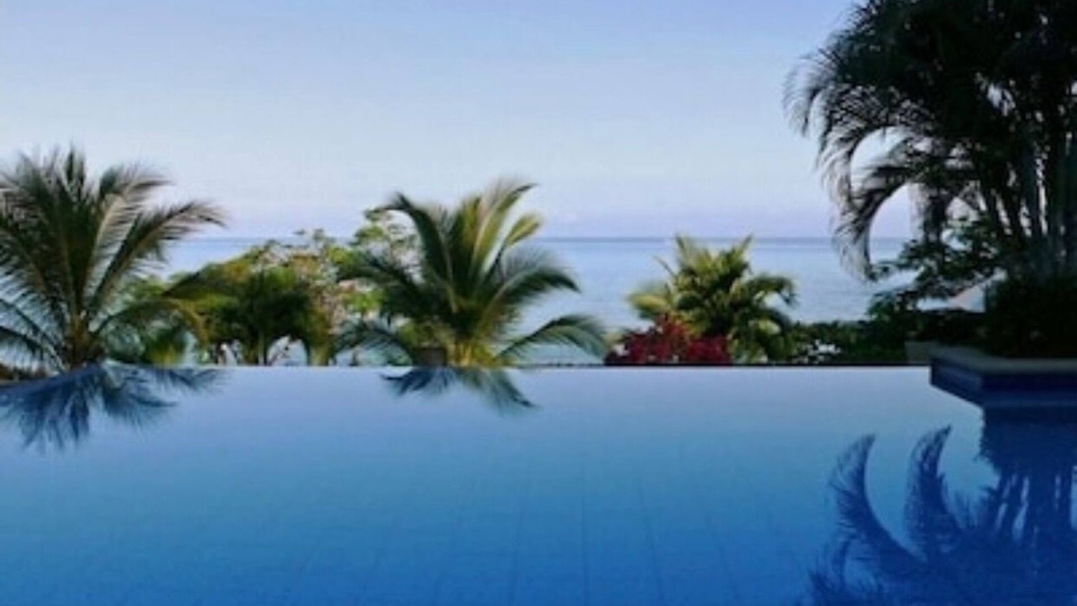 El Ocotal Villa | Luxurious private villa with breathtaking views & beautiful resort amenities