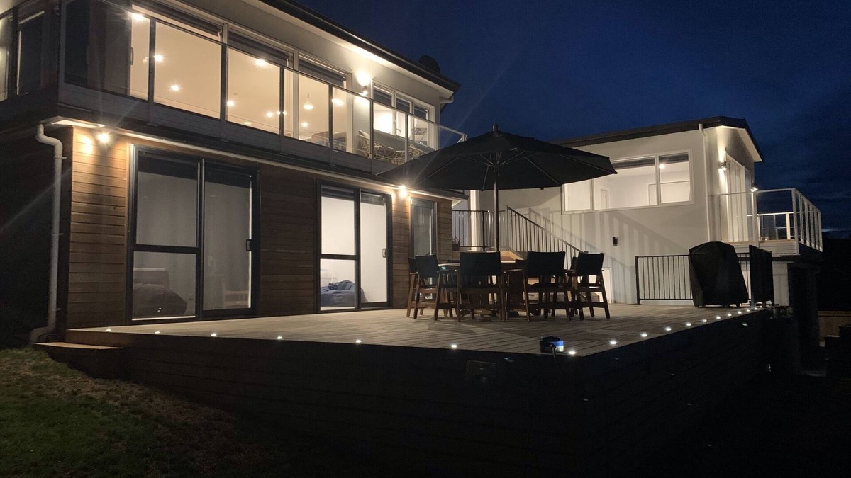 Cable Bay House | Luxurious Property with Panoramic Sea Views and infinity Spa Jacuzzi