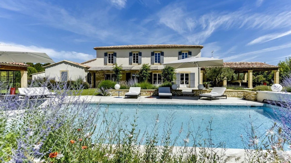 Rognes Villa | Luxurious Provencal Bastide near Aix en Provence and Luberon
