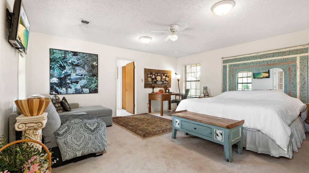 Hamilton House | Luxurious Ranch Retreat. nPeaceful, beautiful, safe, clean… nParadise found!