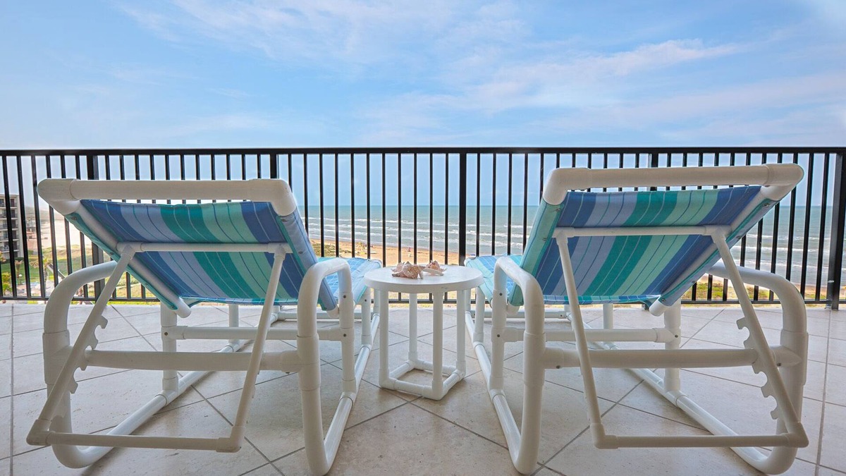 South Padre Island Condo | LUXURIOUS, REMODELED, SPACIOUS PENTHOUSE CONDO WITH AWESOME BEACH VIEWS!