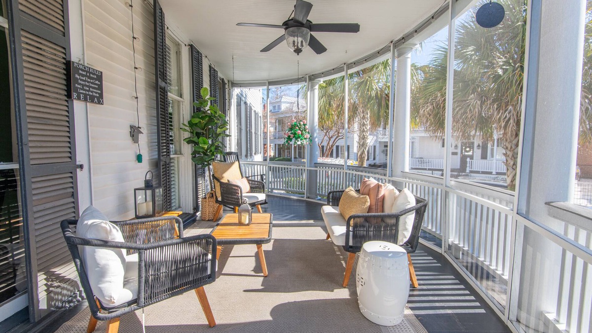 South of Broad House | Luxurious, Renovated South of Broad Condo
