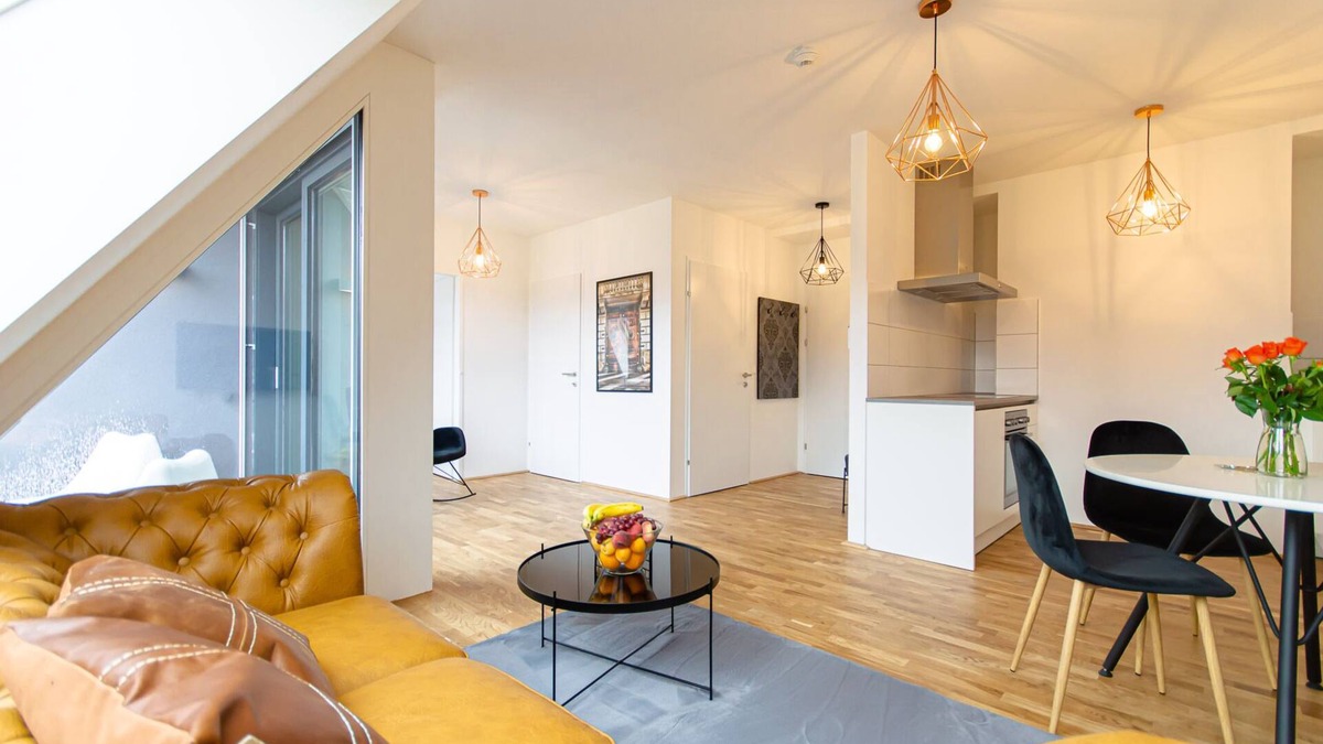 Weißgerber Apartment | ♛Luxurious Retreat | Mins to City Center + Balcony