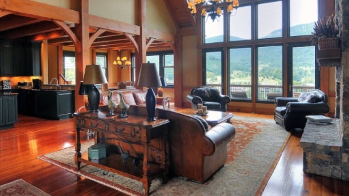 Mill Spring House | Luxurious Retreat in Bright's Creek near Lake Lure, Tryon, Hendersonville