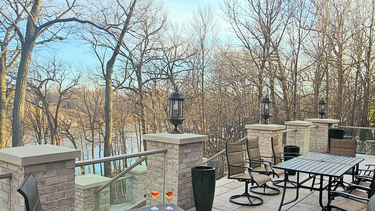 Kaukauna House | Luxurious Riverfront, Indoor Golf, Gym, Nature paradise