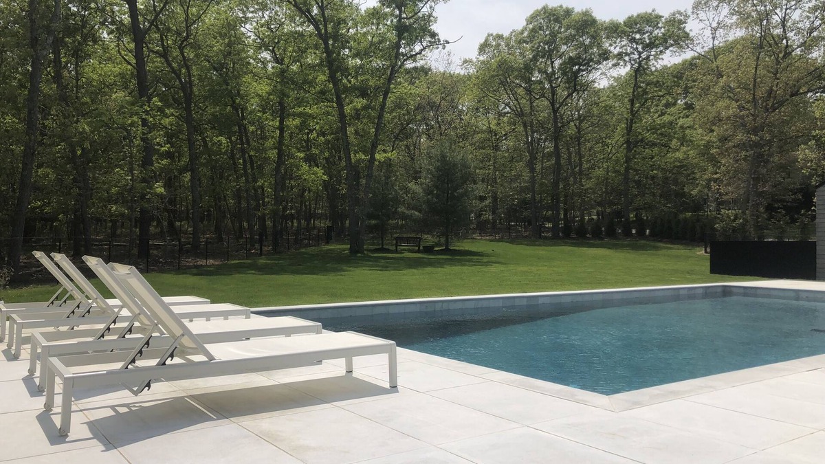 Sag Harbor House | Luxurious Sag Harbor Village Retreat on Preserve