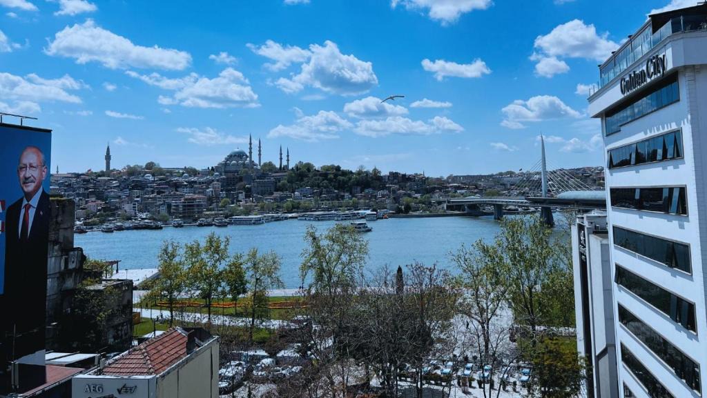 Galata Apartment | Luxurious Sea View Apartment in Karaköy 4BR , 2BA, AC
