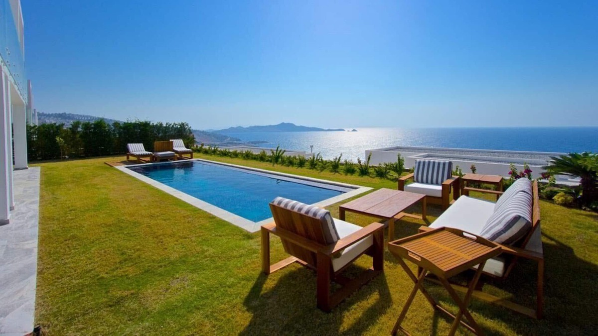 Gundogan Villa | Luxurious seafront Mediterranean villa with pool