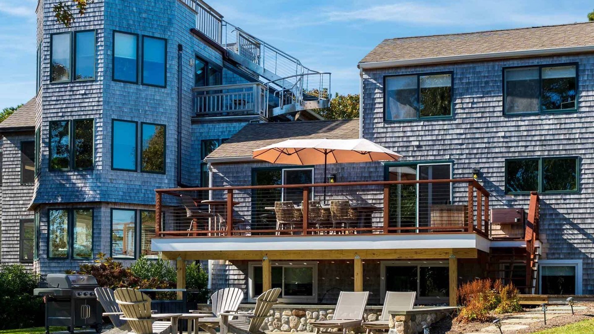 Oak Bluffs House | Luxurious Sengekontacket Contemporary With Water Views