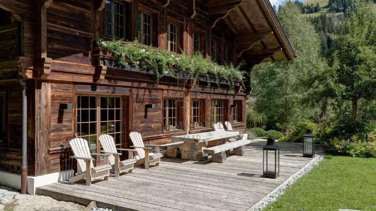 Zweisimmen Nr Gstaad Ski Chalet | Luxurious Ski-in/ski-out Chalet in Chalberhoni