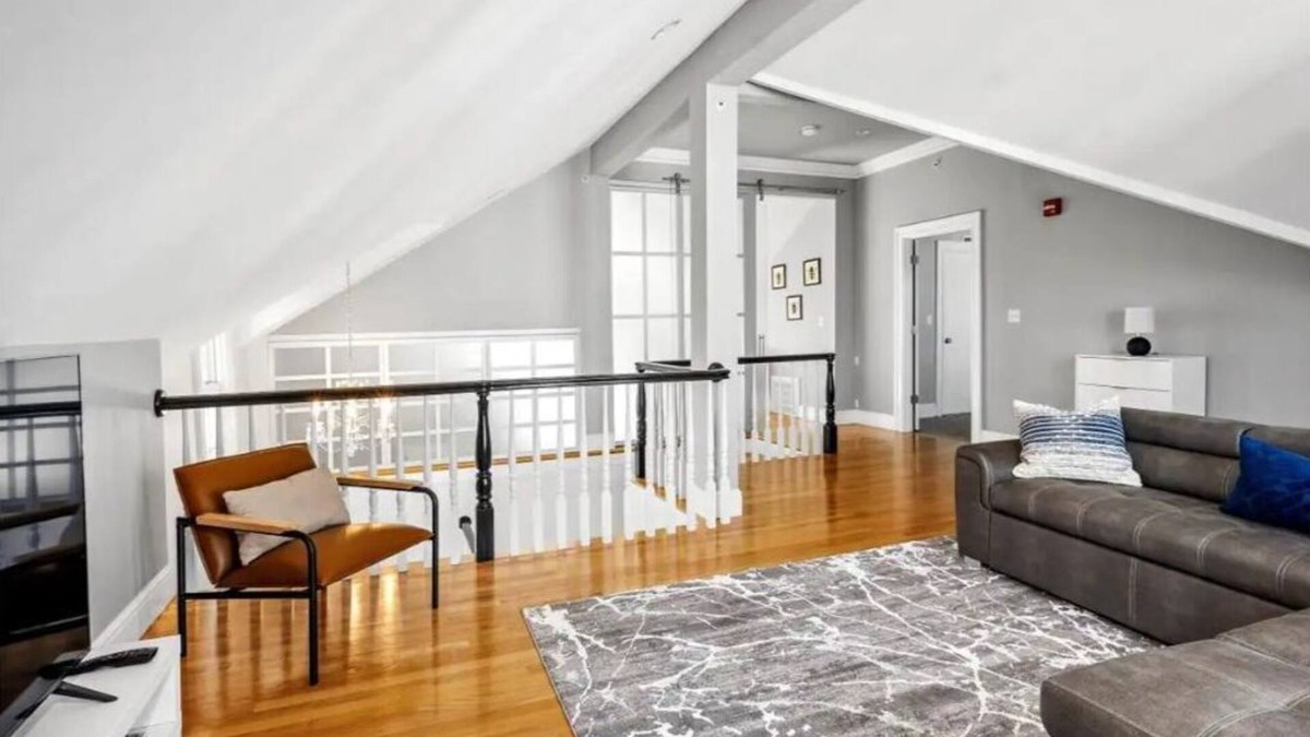 Dorchester House | Luxurious Spacious 3BD/2.5BA Condo w/Garage & Pool