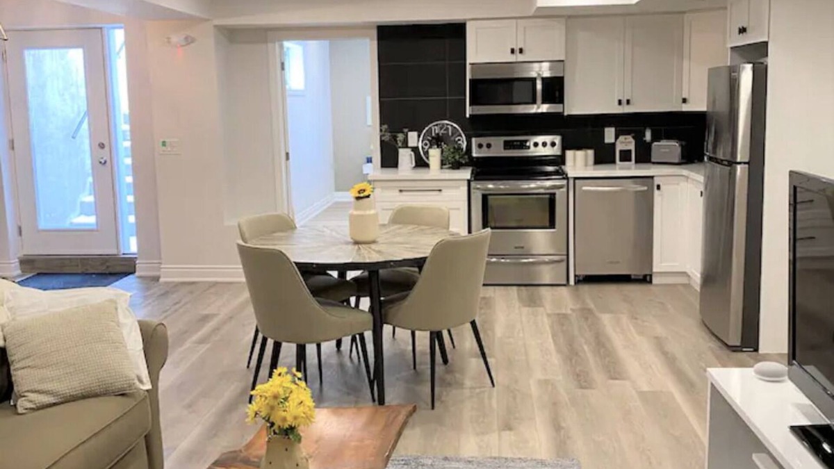 Sheridan Apartment | Luxurious, spacious, Independent 2 Bedrooms 2 baths with fireplace/free parking